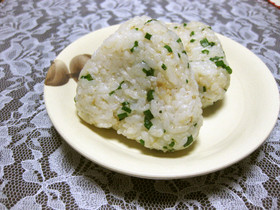 ダシダおにぎり