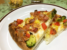 ベーコンとブロッコリーのフォカッチャ