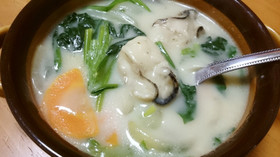 牡蠣とほうれん草のあったかシチュー♪