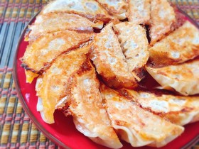 ビールがすすむ♫キムチ餃子