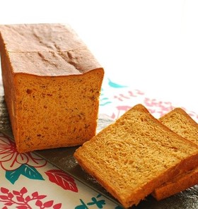 トマト＆パセリ＆チーズの角食