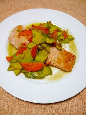 簡単！鮭の野菜ソース掛け