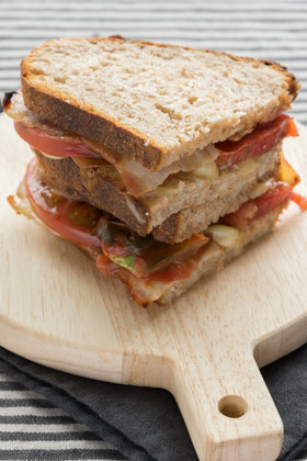 とろーりチーズのトマト＆ベーコンサンド♪