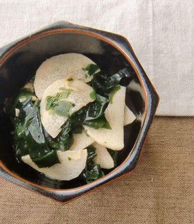 長芋とわかめのサラダ