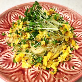 スクランブルエッグが主役♪混ぜそうめん