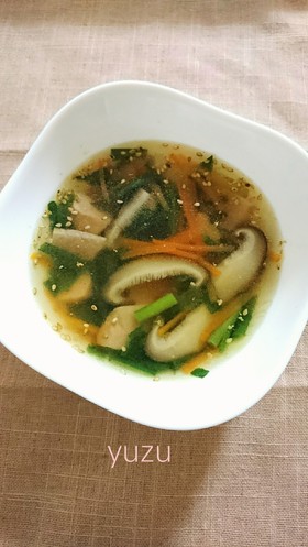 簡単！ニラと人参のほっこり中華スープ