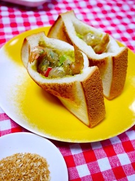 レンジで簡単！海老アボカドポケットサンド