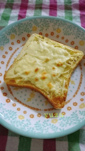 エノキとチーズで♪マヨマスタードトースト