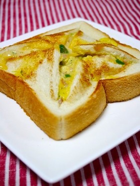 レンジで簡単！もこもこキッシュトースト