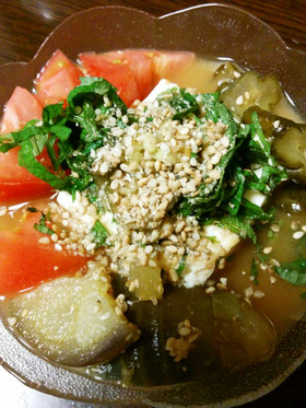 トマトと茄子と胡瓜の冷奴汁