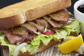 松阪牛ローストビーフサンド～わさびソース