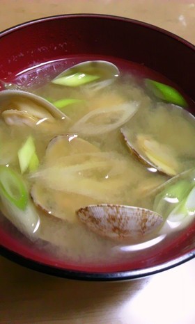 身がふっくら♡アサリと長ネギのみそ汁