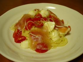 トマト生ハムモッツァレラ♪冷製パスタ