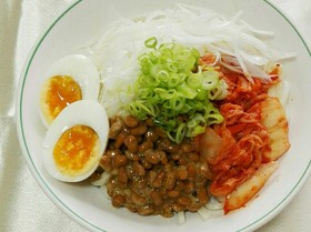 ★納豆キムチうどん★　ちょっと豪華版♪