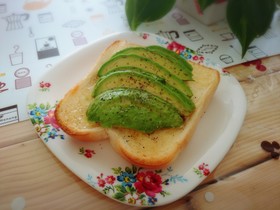 辛子マヨ☆アボカドハニーブラペトースト
