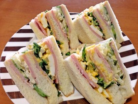 たっぷり野菜のハムたまごサンドイッチ