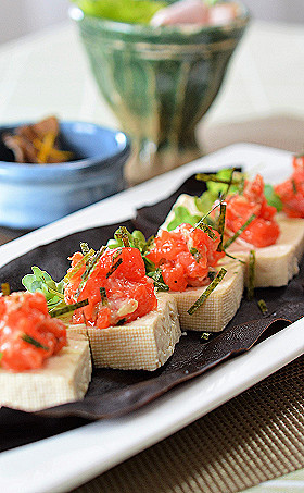 昆布締め豆腐の和風サーモンタルタルのせ♪