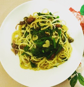 ホタルイカと菜の花のピリ辛ペペロンチーノ