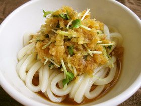 ポン酢で★ピリ辛薬味の冷やしうどん
