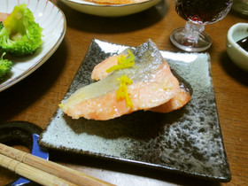 漬けて焼くだけ♪鮭のみそみりん漬け焼き