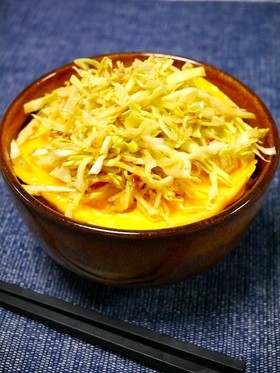 たっぷりキャベツのふわ卵丼