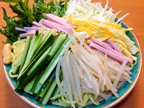 たっぷり野菜のヘルシー冷やし中華