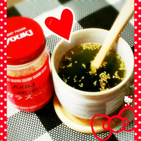 カップで簡単♡鶏ガラ♡生姜♡わかめスープ