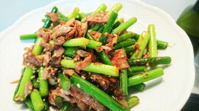 ツナ缶とベーコンで！にんにくの芽炒め♪