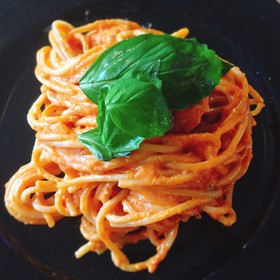 マスカルポーネとトマトの冷製パスタ