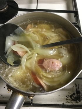 ジョンソンヴィル入りののコンソメスープ