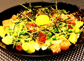 大好評の味付け♡マグロとアボカドの漬け丼