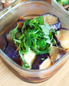 ピリ辛なすの揚げびたし