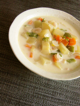 野菜たっぷりミルクスープ。