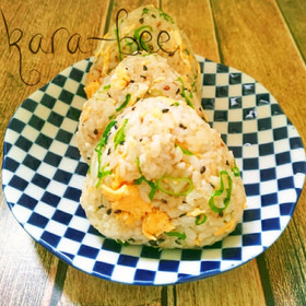 塩さばと炒り卵とネギの醤油風味おにぎり