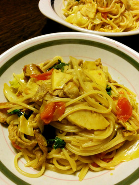 豚とキャベツと玉葱のカレートマトパスタ
