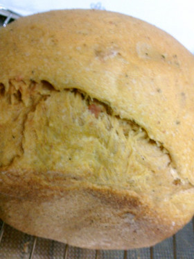 HBでスパイシーソーセージ食パン♪