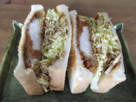 一人ランチ♡ソース絶品カツサンド