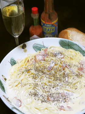 チーズと牛乳生クリームで濃厚カルボナーラ