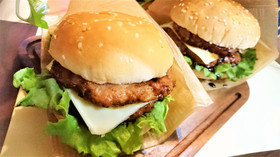 子供喜ぶ【照焼きチーズハンバーガー】