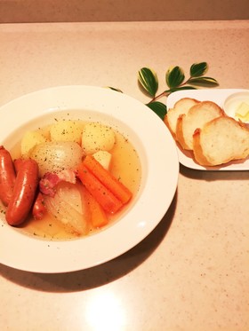 面取り野菜でコトコト煮込むあったかポトフ