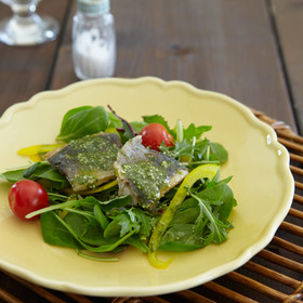 鯵とトマトのレモンバジルあえ