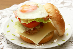 ボリュームたっぷり♡　ハンバーガー