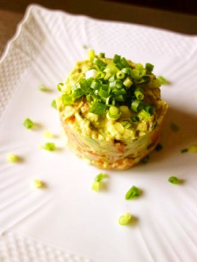 サーモンとアボカドのわさびマヨ和え 