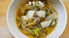 イカと白菜とニラ もやしのコンソメ醤油煮