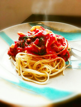 セロリがメイン。トマトソースパスタ。