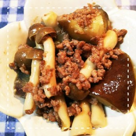野菜2つだけ！なすとしめじの挽肉甘酢炒め