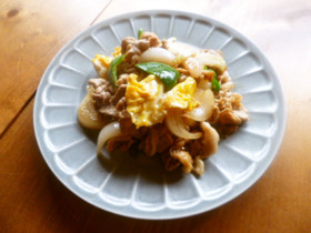 ご飯がススム♡新玉たっぷり炒め♪