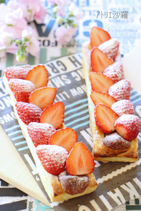 焼いて乗せるだけ♪苺＆餡子オープンパイ