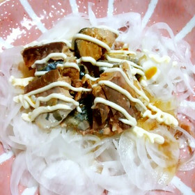 新玉スライスとサバの水煮缶のマヨサラダ