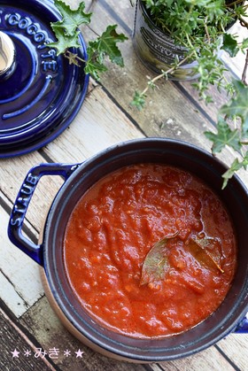 トマト缶で何かと便利なトマトソース♪